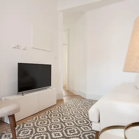 Your Lisbon Home Santa Apolonia-2